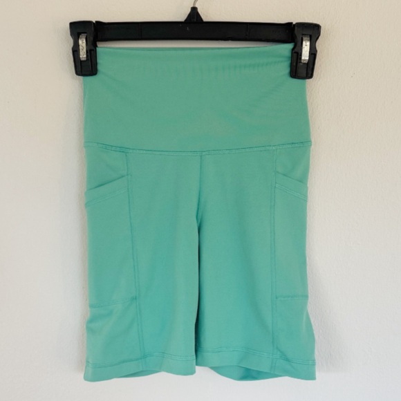 Yogalicious LUX seafoam blue green high rise side pocket bike shorts size XS - Picture 2 of 7